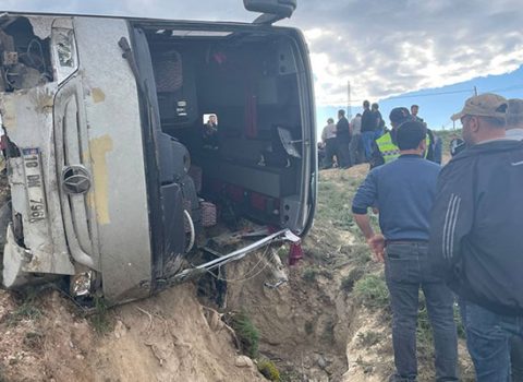 İranlı turistləri daşıyan avtobus aşdı – 12 yaralı var