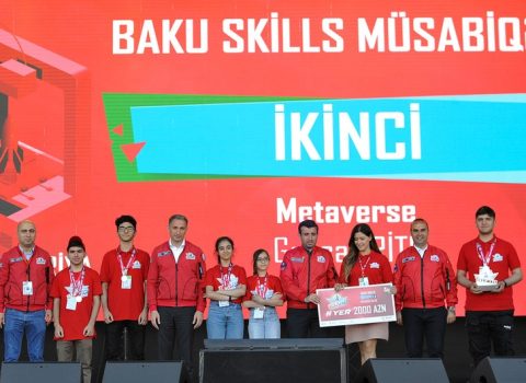 Təhsil naziri “TEKNOFEST Azərbaycan” çərçivəsində müsabiqə qaliblərini mükafatlandırdı
