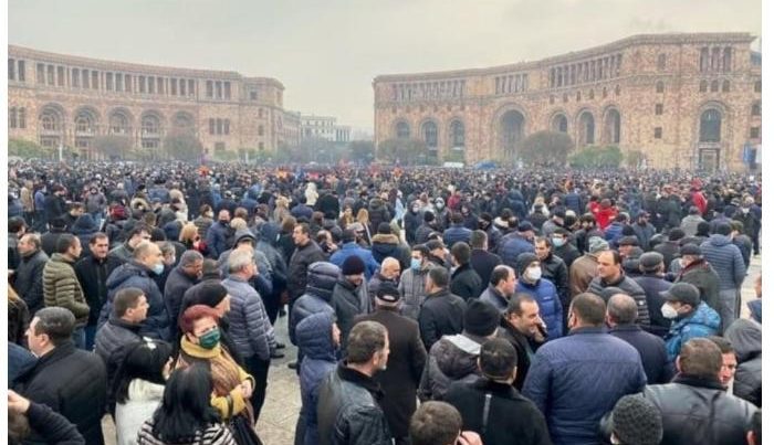 Ermənistan yenidən mitinqə hazırlaşır Ermənistan yenidən mitinqə hazırlaşır