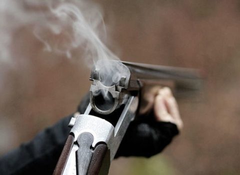 Bərdədə DƏHŞƏT: Kişi arvadını ov tüfəngi ilə vurub öldürdü