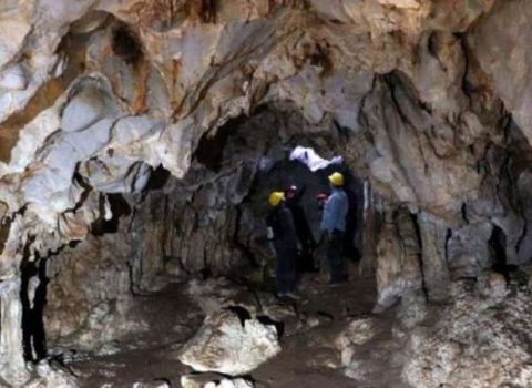 Keçisini axtararkən mağaraya girən şəxs inanılmaz mənzərə ilə üzləşdi – FOTO