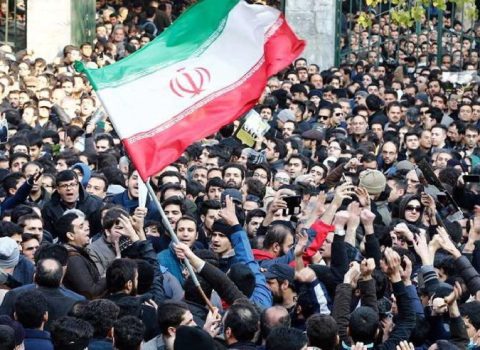 İranda etirazçılar avtomobil yolunu bağladı – VİDEO