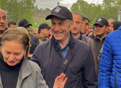 İrəvanda Paşinyanın əleyhinə aksiyalarda Koçaryanın oğlu da saxlanıldı – VİDEO