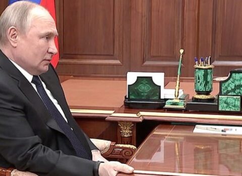 “Putin əməliyyat masasında ölsə, müharibə bitəcək və hakimiyyət dəyişikliyi olacaq” – Piontkovski