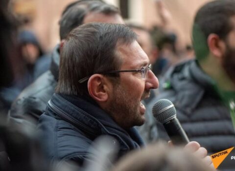 “Niyə Azərbaycan bayrağını yandırdınız, uşaqları gətirməyə qoymadınız?” – Əsir atasından daşnaklara İRAD