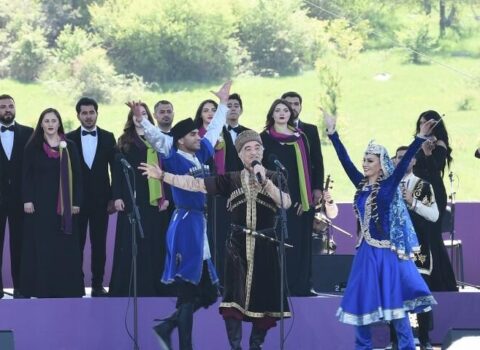 Nazirlikdən Xarıbülbül Festivalı ilə bağlı məlumat