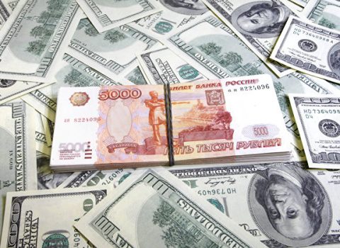 Bir dollar yenidən 100 rublu ötdü