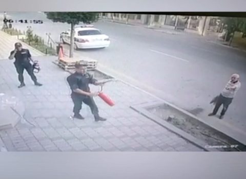 Gəncədə mağaza yandı – FOTO