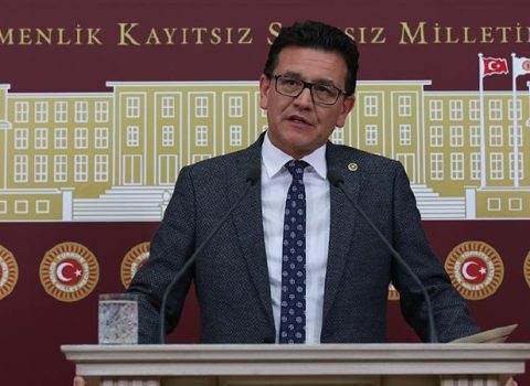 İran miqrantları Türkiyə sərhədindən keçməyə MƏCBUR EDİR