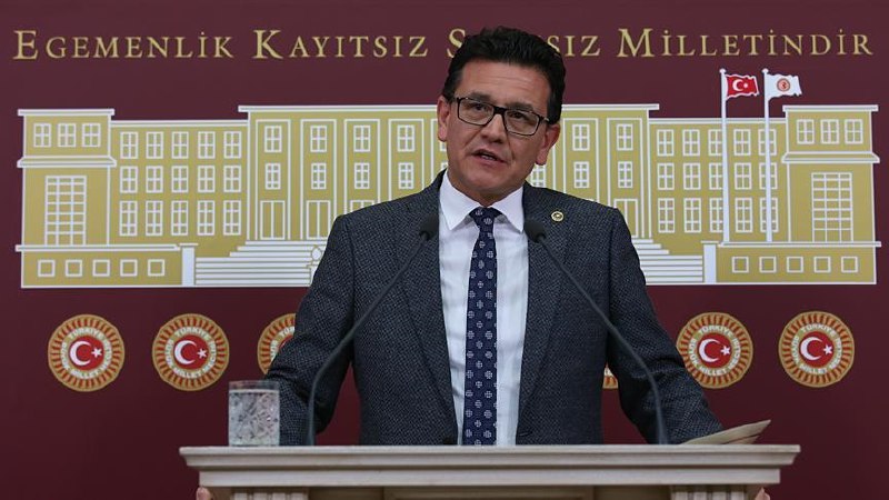 İran miqrantları Türkiyə sərhədindən keçməyə MƏCBUR EDİR