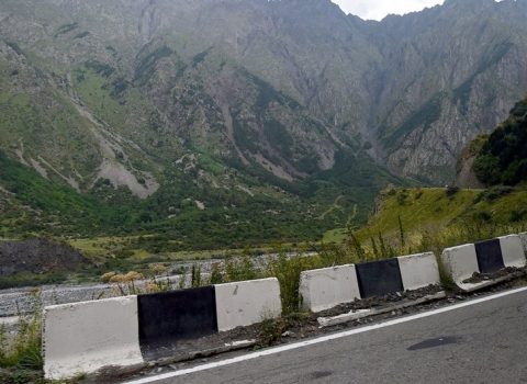 Ermənistanı Rusiya ilə birləşdirən yeganə quru yol BAĞLANDI