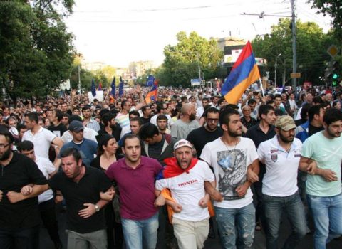 “Ermənistanda Rusiyanın dostları qalmayıb” – Erməni müəllif Lavrova CAVAB VERDİ