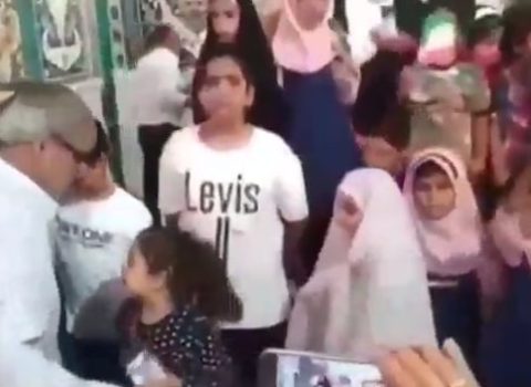 İranda stadionun uşaqlar dayanan sektoru çökdü – VİDEO