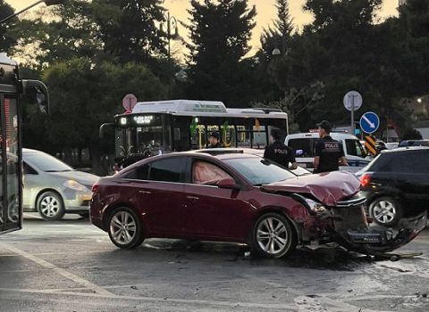Bakıda zəncirvari qəza – Xəsarət alan var