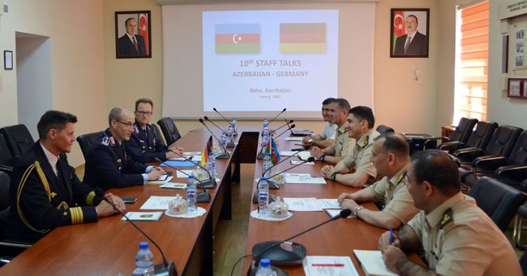 Azərbaycan və Almaniya müdafiə nazirlikləri arasında ikitərəfli danışıqlar keçirildi Azərbaycan və Almaniya müdafiə nazirlikləri arasında ikitərəfli danışıqlar keçirildi