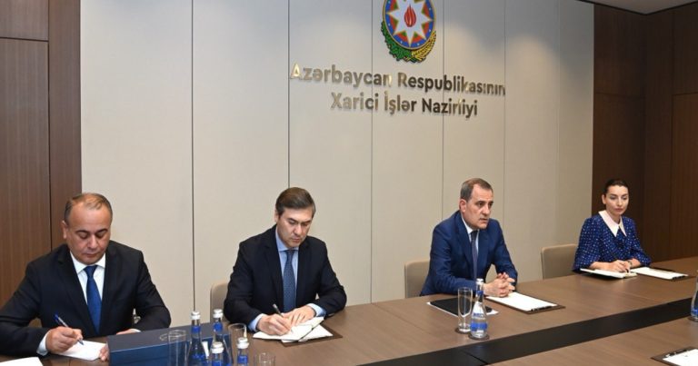 Ceyhun Bayramov fəaliyyətləri başa çatan Avstriya və Almaniya səfirləri ilə görüşdü Ceyhun Bayramov fəaliyyətləri başa çatan Avstriya və Almaniya səfirləri ilə görüşdü