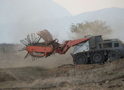 ANAMA 18 minatəmizləyən maşın aldı