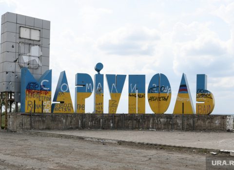 Putin Ukraynanın Mariupol və Melitopol şəhərlərinə “Hərbi Şöhrət Şəhəri” titulu verdi – FOTO