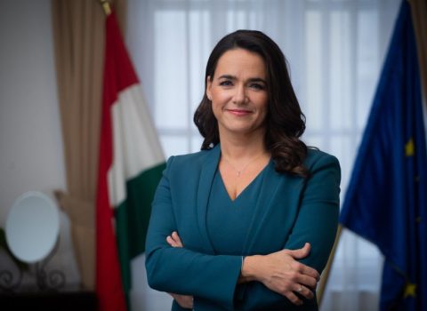 Macarıstan Prezidenti İlham Əliyevi təbrik etdi