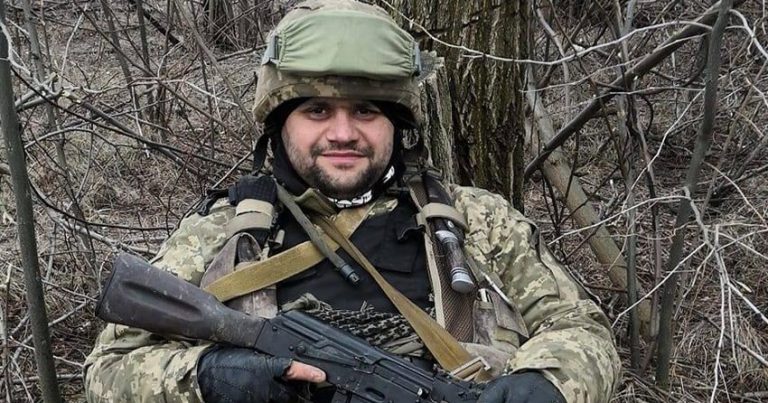 Volodimir Zelenski daha bir azərbaycanlı hərbçini TƏLTİF ETDİ Volodimir Zelenski daha bir azərbaycanlı hərbçini TƏLTİF ETDİ
