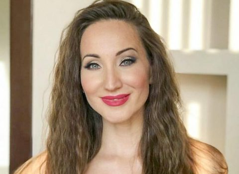 Rusiyalı müğənni Lalə Azərtaşın çağırışına qoşuldu – Ərinin ayaqlarını yudu –  FOTO