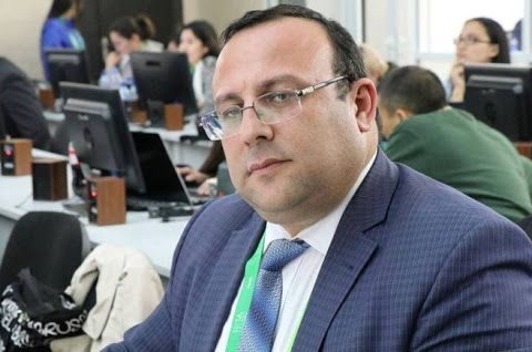 Prezident tanınmış jurnalisti təltif etdi – FOTO