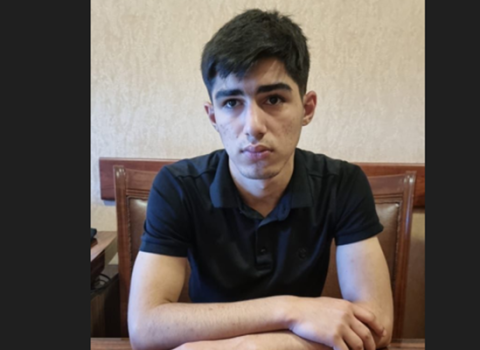 “Kreditə pul verilir” deyərək 100 nəfəri aldadan kibercinayətkar tutuldu – VİDEO