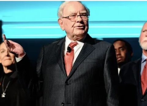 Bir nəfər amerikalı milyarderlə şam yeməyinə 19 milyon dollar ödədi