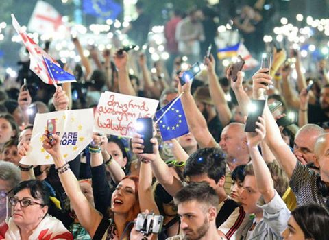 Gürcüstanda etirazçılar Baş nazirin istefasını tələb edir
