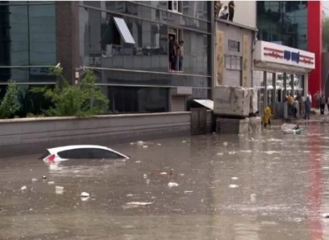 Ankarada sel fəlakəti: Gənc qız zirzəmidə boğuldu