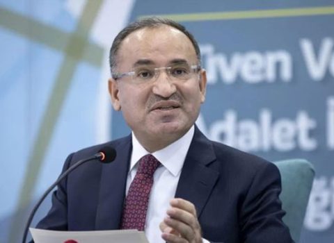 Ankara Helsinki və Stokholmdan onlarla terrorçunun ekstradisiyasını gözləyir – Bəkir Bozdağ