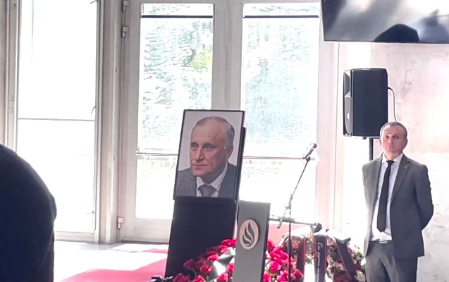 Bakıda vəfat edən Burbulis Moskvada dəfn olundu – VİDEO / YENİLƏNİB