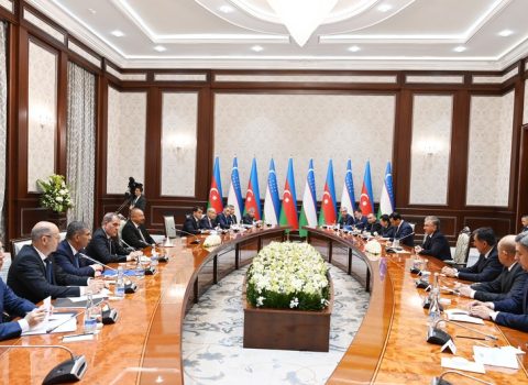 İlham Əliyevlə Şavkat Mirziyoyev arasında geniş tərkibdə görüş olub – YENİLƏNİB