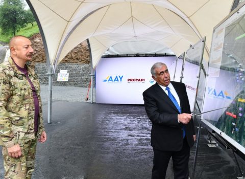 Prezident Toğanalı-Kəlbəcər avtomobil yolunda inşa edilən iki tunelin tikintisi ilə tanış oldu – YENİLƏNİB