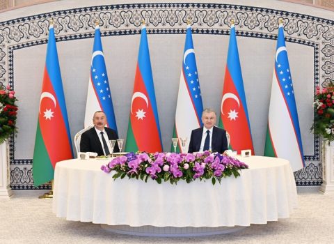 Mirziyoyev Əliyevin şərəfinə qəbul təşkil etdi – YENİLƏNİB / FOTO