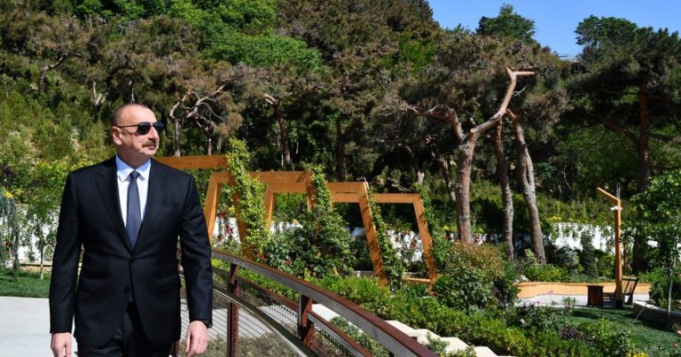Prezident “Çəmbərəkənd” parkında yaradılan şəraitlə tanış oldu – FOTO Prezident “Çəmbərəkənd” parkında yaradılan şəraitlə tanış oldu – FOTO