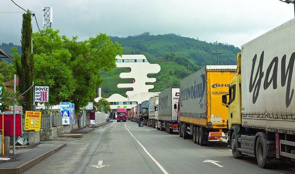 Gürcüstanda tranzit rüsumu artırılır