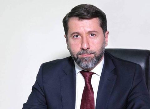 Erməni nazir müxalifətə səsləndi: “Mən xalqın yanındayam, bəs siz?”