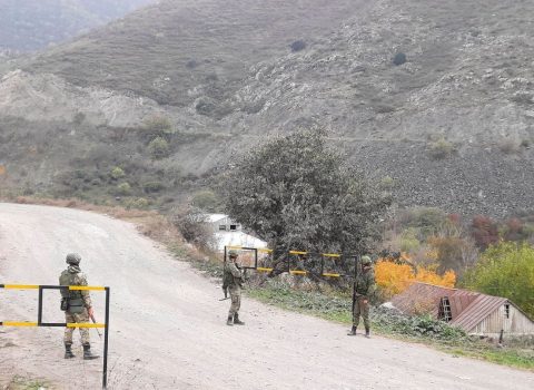 İşxan Saqatelyan: “Azərbaycan alternativ yol çəkir, biz Laçından keçən yolu itirəcəyik”