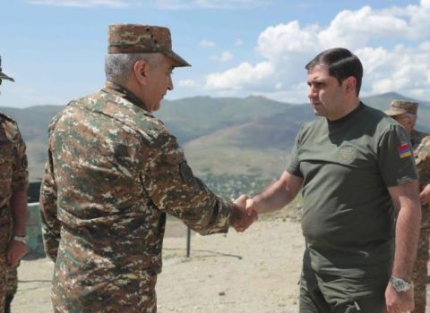 Ermənistanın müdafiə naziri Azərbaycanla sərhədə gəldi