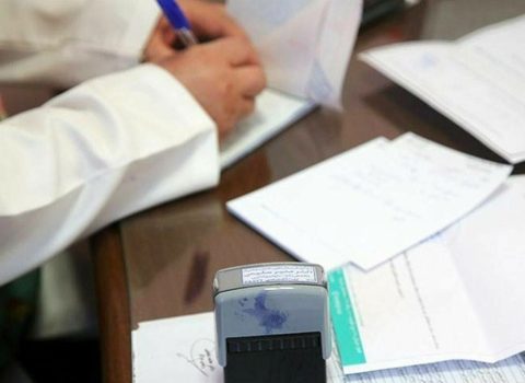 İranda həkimlər kütləvi şəkildə ölkəni TƏRK EDİR