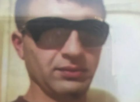 Azərbaycanlı miqrant Almaniyada bir kişini baltaladı – Uşaqlarını girov götürdü