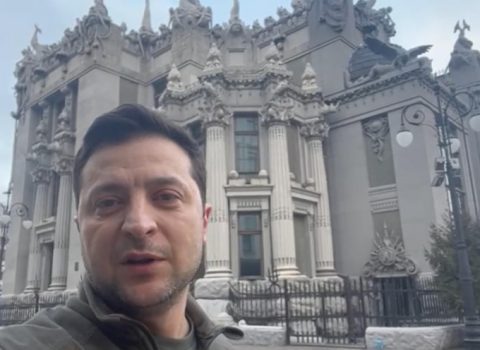 Zelenskidən müharibənin 100-cü gününə həsr olunan VİDEOÇARX: “Mən də burdayam, baş nazir də”