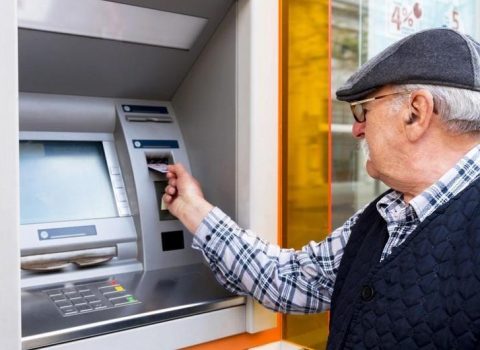 Qanununa dəyişikliklər TƏSDİQLƏNDİ: Kimlər nə vaxt pensiyaya çıxa biləcək? – AÇIQLAMA