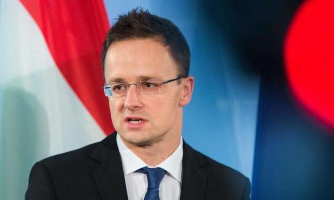 Peter Siyarto Azərbaycana səfərə gəlib
