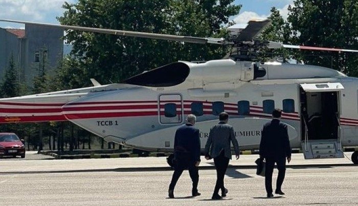 Binəli Yıldırımı daşıyan helikopter təcili eniş etdi Binəli Yıldırımı daşıyan helikopter təcili eniş etdi
