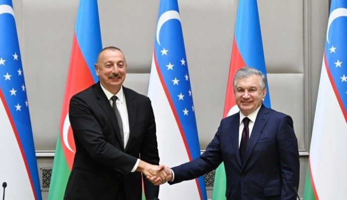 İlham Əliyev Özbəkistan Prezidentini TƏBRİK ETDİ İlham Əliyev Özbəkistan Prezidentini TƏBRİK ETDİ