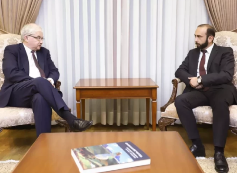Mirzoyan Lavrovun nümayəndəsi ilə Azərbaycanla bağlı müzakirə apardı
