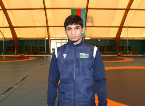 Erməni himninə görə kürsünü tərk edən güləşçimizin medalı alındı
