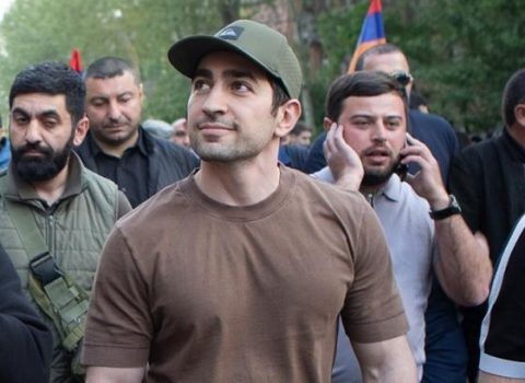 Levon Koçaryan: “Türkiyə-Azərbaycan maraqlarına xidmət edən liderlərdən qurtulmalıyıq”